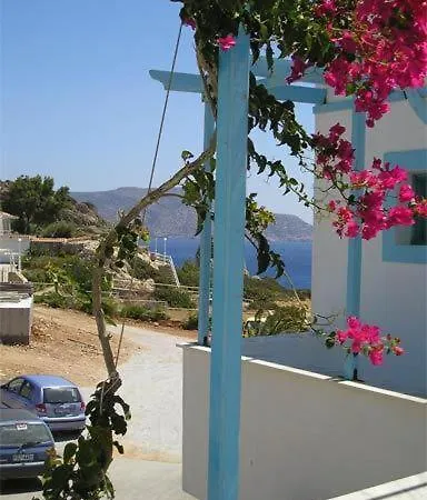 Castelia Bay Hotel Amoopi