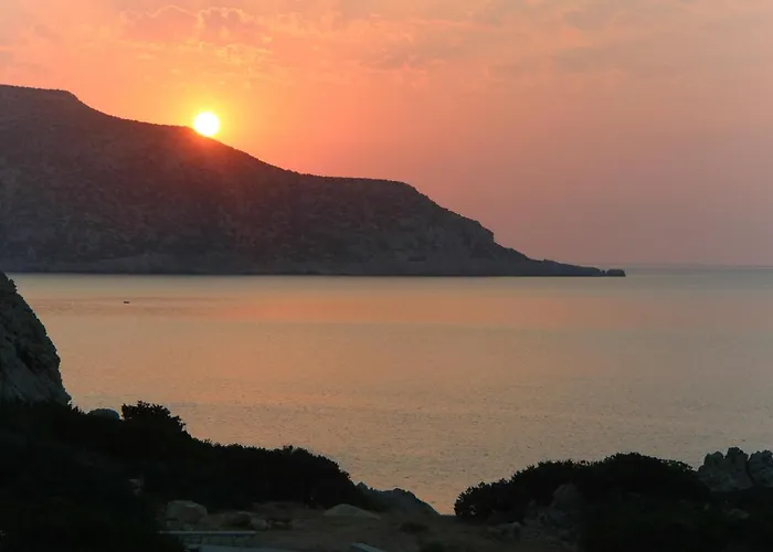 Castelia Bay Hotel Amoopi