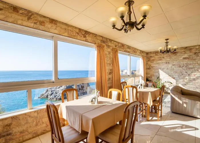 Hotel Castelia Bay Amoopi