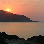 Castelia Bay فندق أموبي