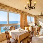 Hotel Castelia Bay Amoopi