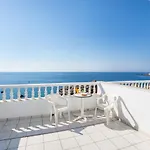 فندق Castelia Bay 2*