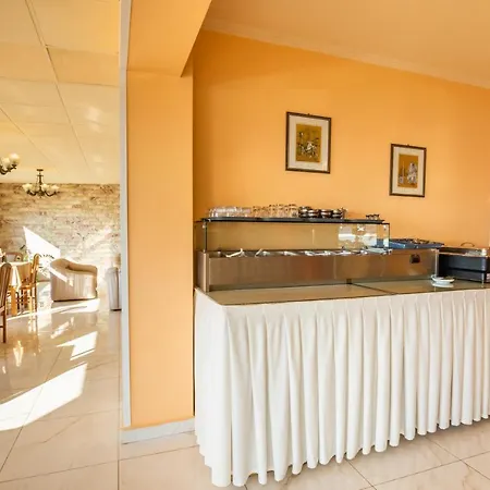 Castelia Bay Отель Амупи