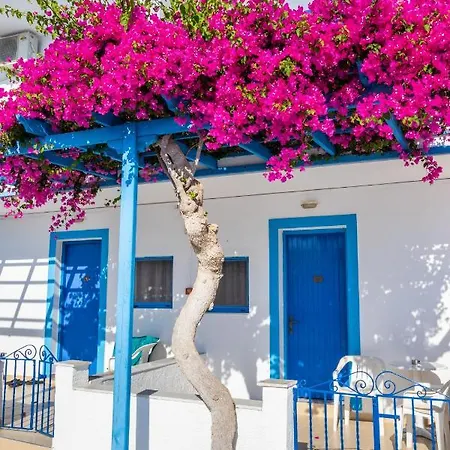 Castelia Bay Отель Амупи