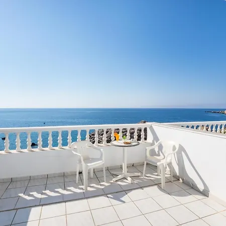 فندق Castelia Bay 2*
