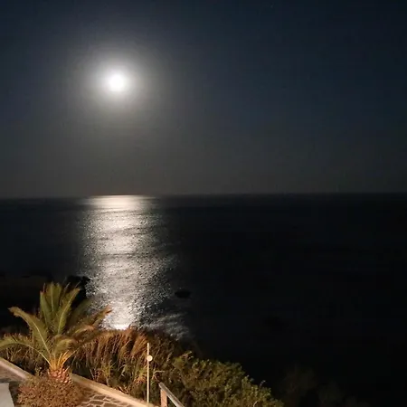 Castelia Bay Hotel