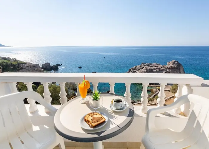 Hotel Castelia Bay 2*