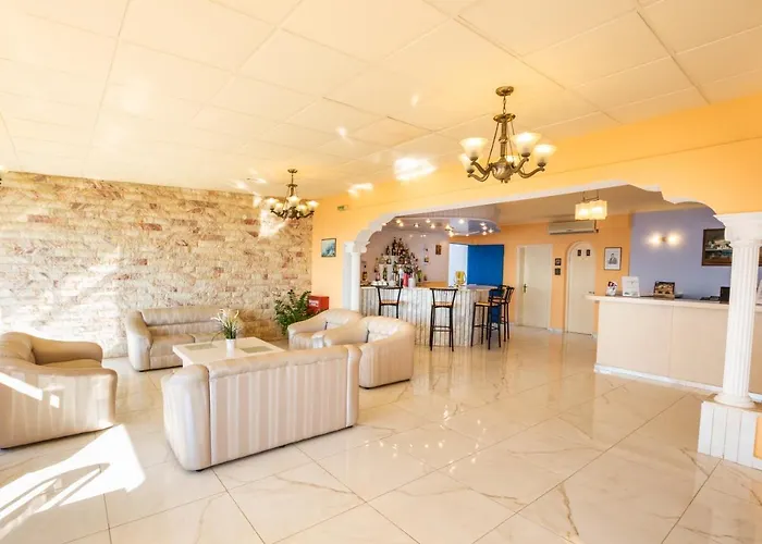 Castelia Bay 2* Amoopi