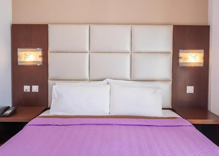 Hotel Castelia Bay Amoopi