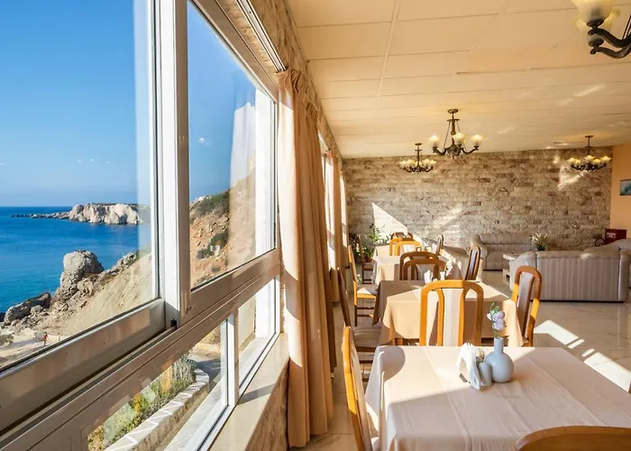 Hotel Castelia Bay 2*