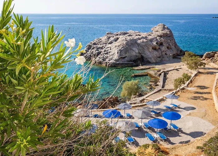 Castelia Bay Hotel 2*