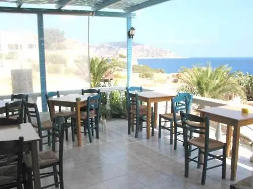 Castelia Bay Hotel Amoopi